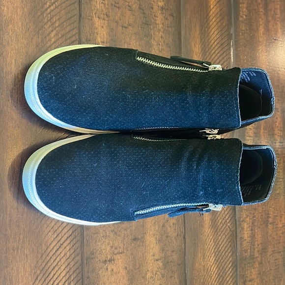 Steve Madden Caliber Suede Hidden Wedge Sneakers Dual Zip - Picture 1 of 7